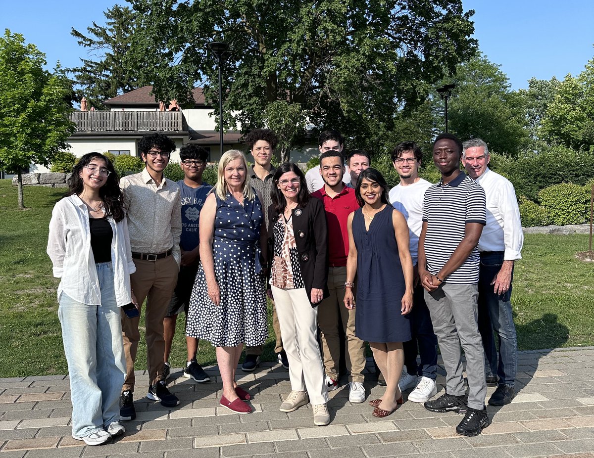 FilomenaTassi's tweet photo. It was great meeting so many bright young liberals from the University of Waterloo today! https://t.co/qbtE2GRo8c