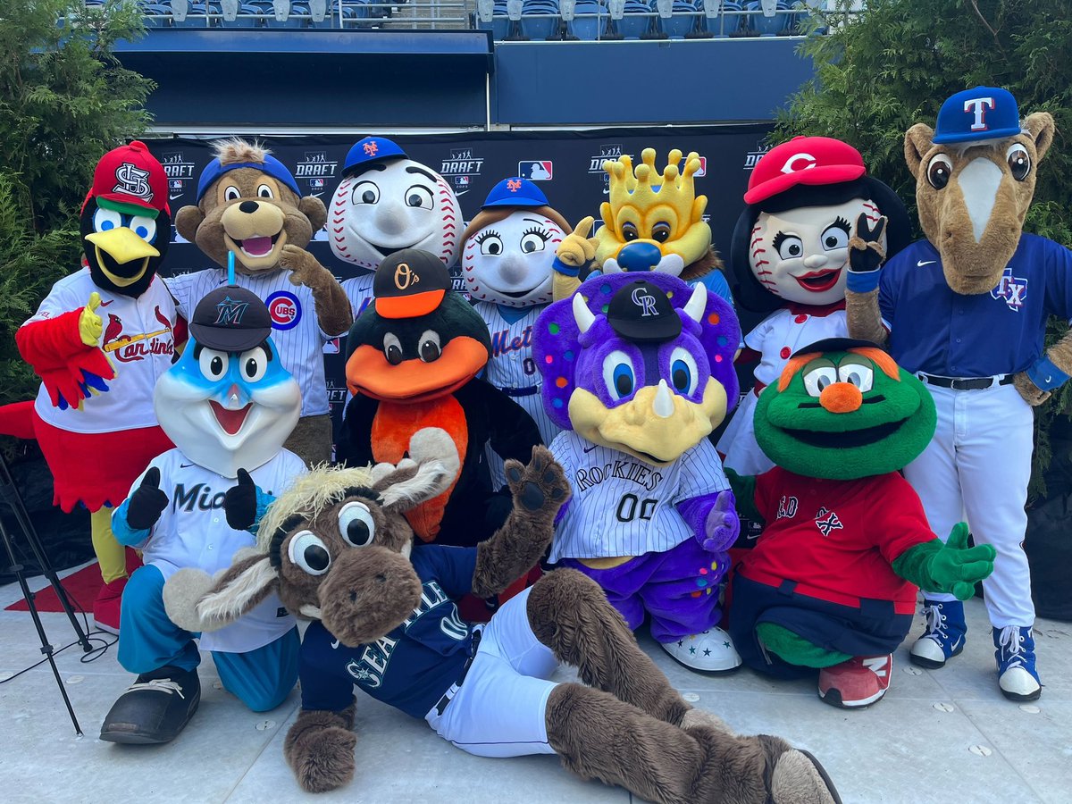 Reppin' with some friends 🌟, image size:1200x900