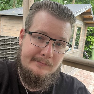 HoorayMFSean's tweet photo. #NewProfilePic time for a fresh summer pic 😊 https://t.co/A9DkP9STem