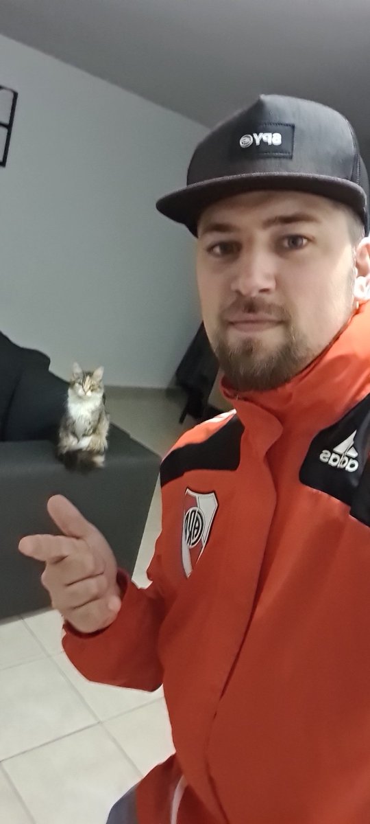 RBiancotti's tweet photo. listo, hasta el sabado despues del partido no me descambio! https://t.co/2fFXZ4n5ed