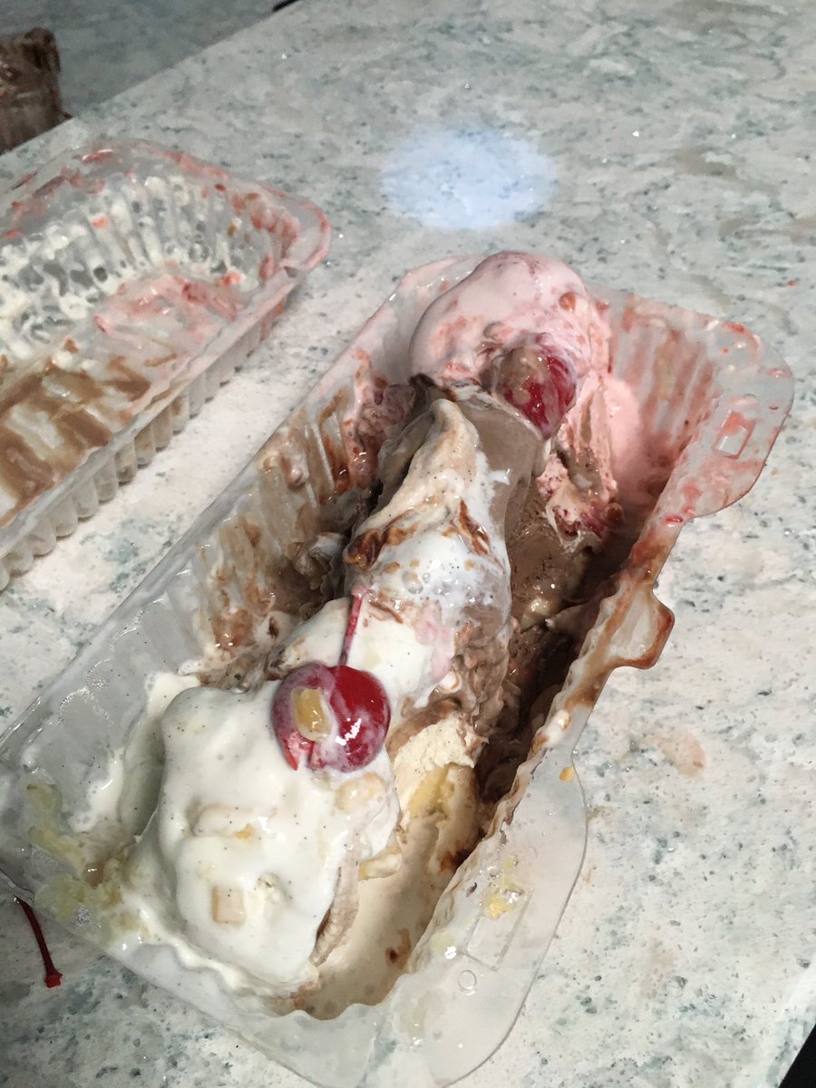 CBritz94's tweet photo. #messharpenthesaw
Took us 3 days to eat this. It was delicious!! https://t.co/jUJtsTpdNE