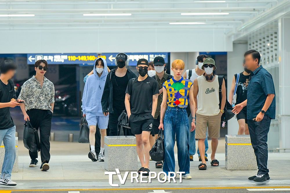 theboyzfolder's tweet photo. [📸 071123] #THEBOYZ at Incheon Airport leaving for Manila, Philippines 

#더보이즈 
#THEBOYZ https://t.co/yZyFy1un9Q