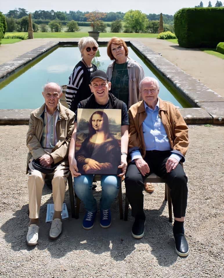 TimeLordDrew61's tweet photo. Happy 98th Birthday to David Graham the voice of Parker and so many others voices from the Anderson TV Series. Total Legend. #DavidGraham #Parker #Thunderbirds #ProfMattic #FireballXL5 #Supercar #FourFeatherFalls #Stingray #TheSecretService #DoctorWho #Daleks #PeppaPig #Timeslip https://t.co/rejMnBMn2g