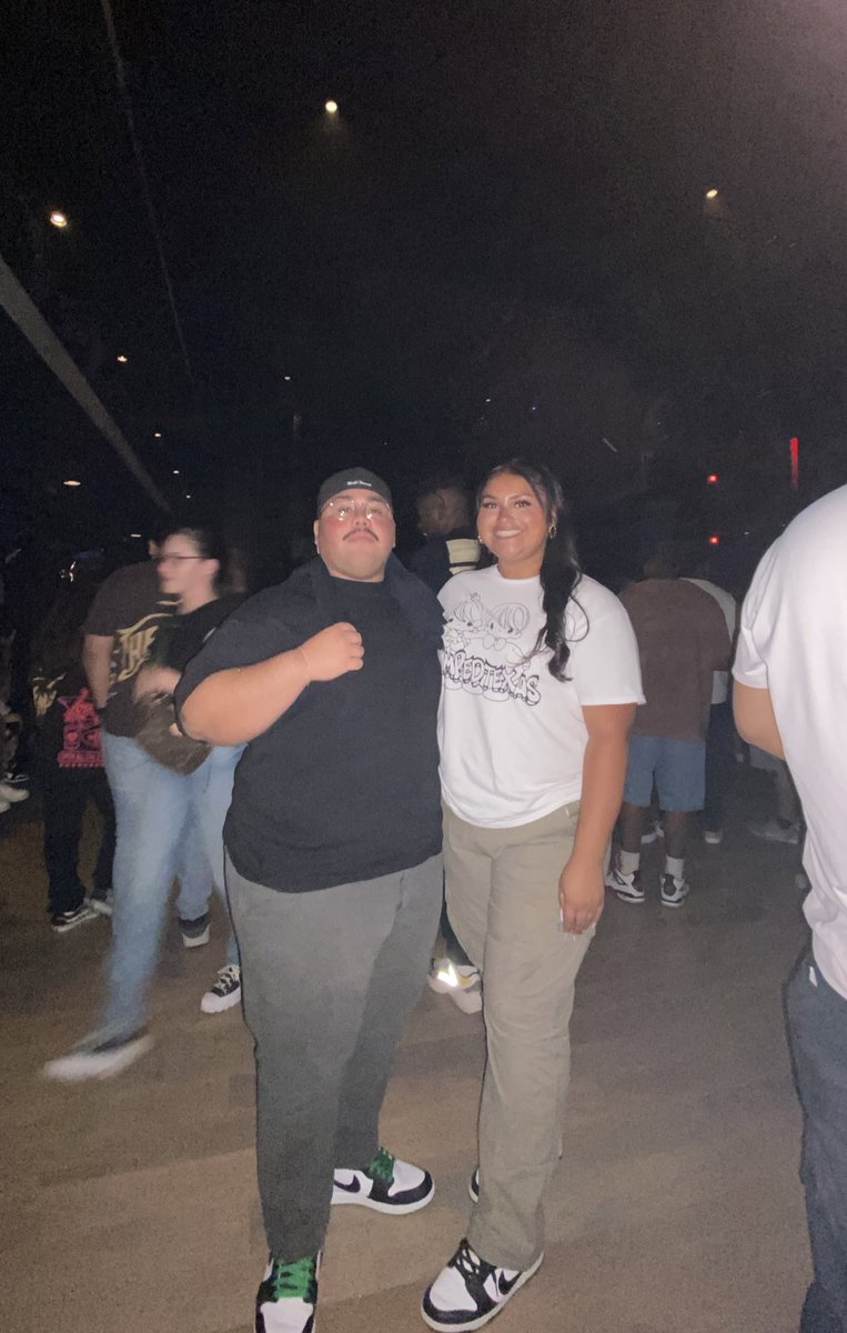 gisrui's tweet photo. don toliver w/ my love #lovesicktour ❤️‍🩹 https://t.co/CuH8BXtZOw