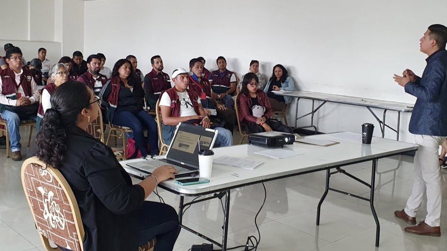 Todos_Somos_PC's tweet photo. ¡Mejoramos para ti! 👩‍🏫📚

En Participación Ciudadana nos capacitamos constantemente para mantenerte informad@.

Así, conocemos los programas y acciones que el @GobCDMX y la @CDMX_SIBISO te ofrecen para mejorar tu entorno y procurar el #BienestarSocial.🫰

#CiudadDeDerechos https://t.co/gF08k9T1Gs