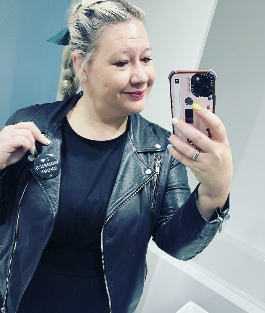 Dr Kasey Symons tweet media