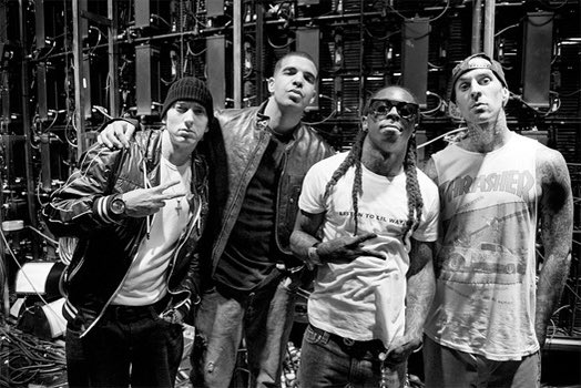 RT @hourlyslimshady: Eminem, Drake, Lil Wayne & Travis Barker, (Grammys 2010). https://t.co/qCSxQ73AUX