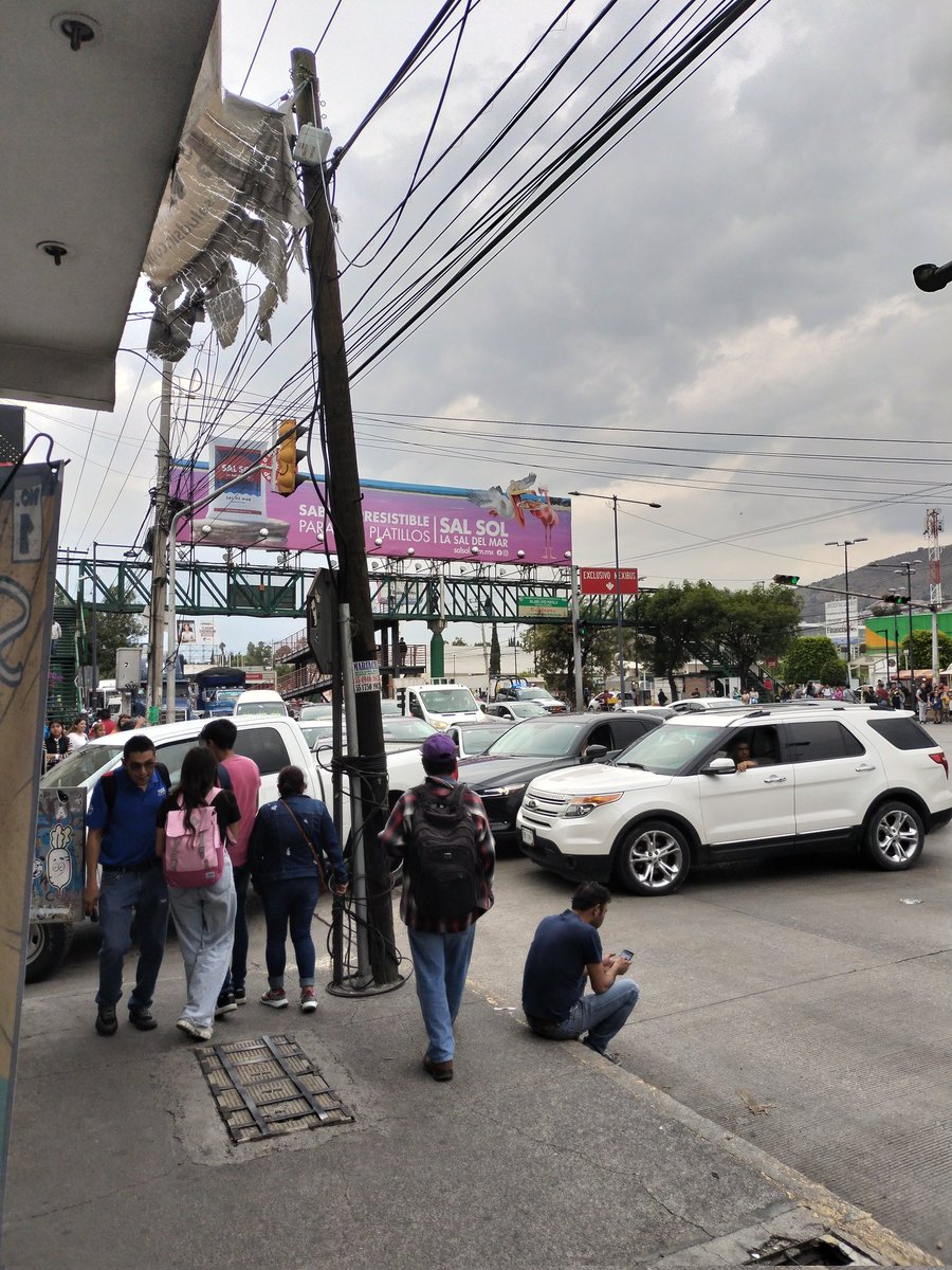 GayossoRuth's tweet photo. Cierre de manifestantes exigiendo servicio de agua, ya lleva más de 40 min. Cierre dirección Coacalco y Ecatepec #AvenidaLópezPortillo #Fovissste #Ecatepec https://t.co/tFsIB3HoJ5