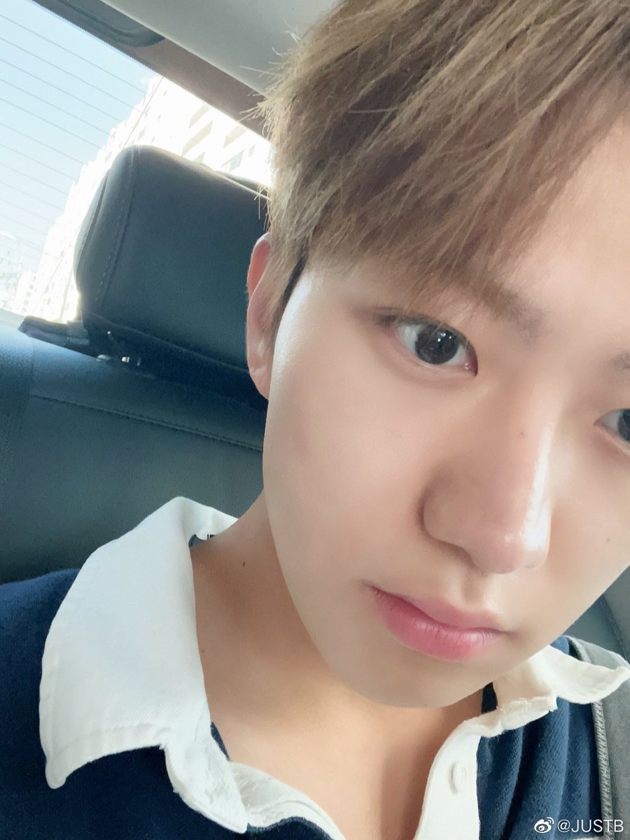JUSTB_translate's tweet photo. [#JM] Weibo Post | 060923

"Running towards ONLY B🖤 (in KR and CH)"

#JM #추지민 #JUSTB #저스트비 @JUSTB_Official @JUSTB_twt https://t.co/TJXiQcCBTv