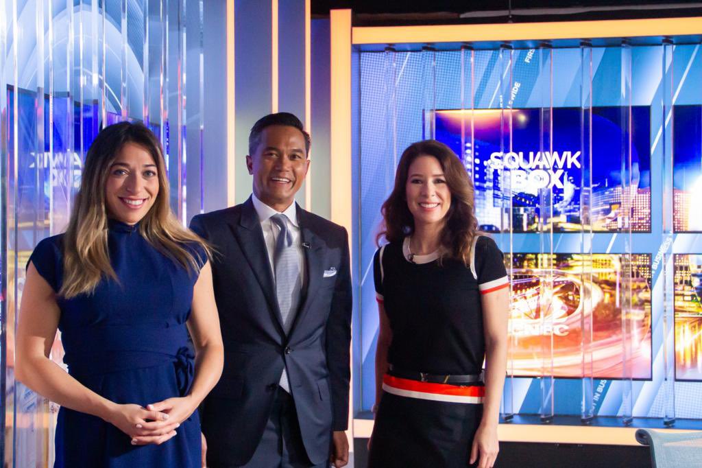 anindyabakrie's tweet photo. Senang sekali bisa bicara di CNBC Squawk Box Europe mengenai ekosistem kendaraan listrik (EV). Thanks  @CNBC , Karen Tso and  Julianna Tatelbaum for the opportunity. 

#ev #ElectricVehicle #kendaraanlistrik #VKTR #CNBC https://t.co/myNeQA1YXX