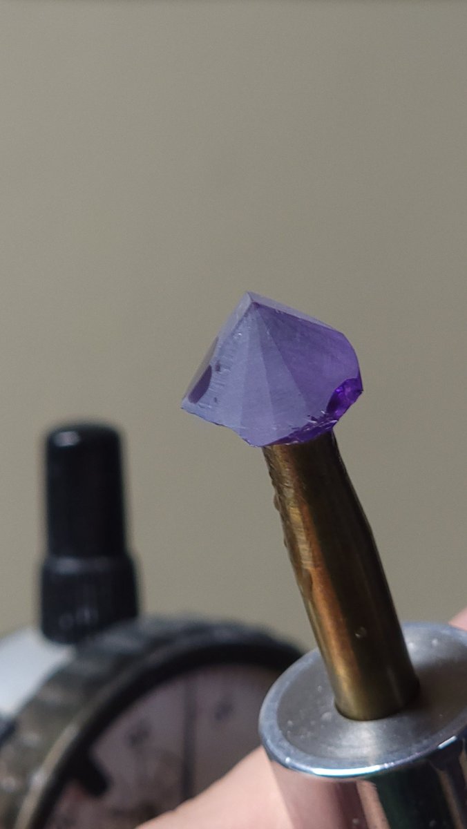 Ryan56k's tweet photo. Live gemstone cutting! Cutting a nice summer flower. 

https://t.co/zTr11BZkDB https://t.co/GjCWZU8xnJ
