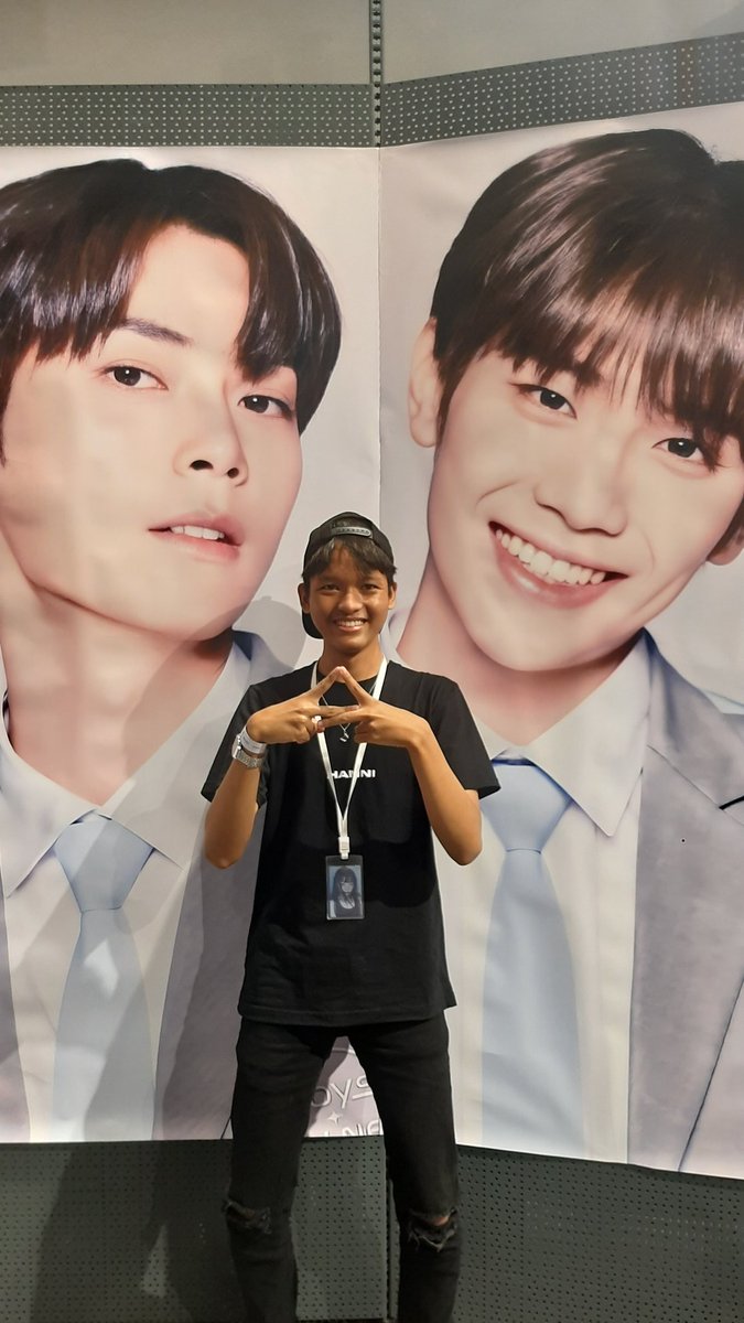 rakki112's tweet photo. setelah 6 bulan boys planet, 2 dari 3 pick gua debut. congrats kim taerae &amp; sung hanbin debut as a zb1!! satu satunya pick gua yg blm bisa debut cm phanbin, semoga cepet nyusul!

thankyou @zb1project_ina udh buat event yg bisa dikenang suatu hari nanti. dan thankyou kentut geng! https://t.co/6z3hUchnN1