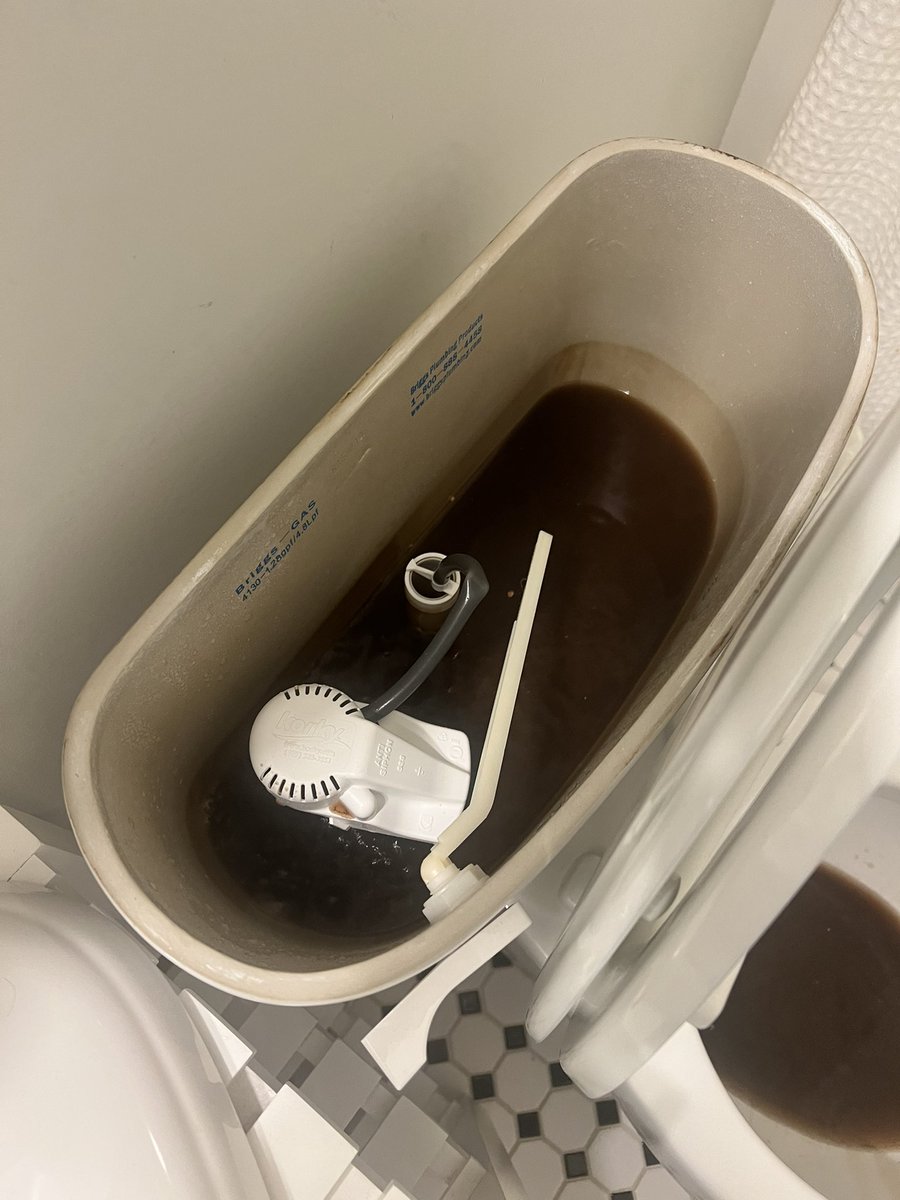 reednelson1's tweet photo. @StarkUtilities y’all got anyone on call that can help with a touch of dirty water?
101 Caldwell Street in Downtown. https://t.co/4yrGUFSbov