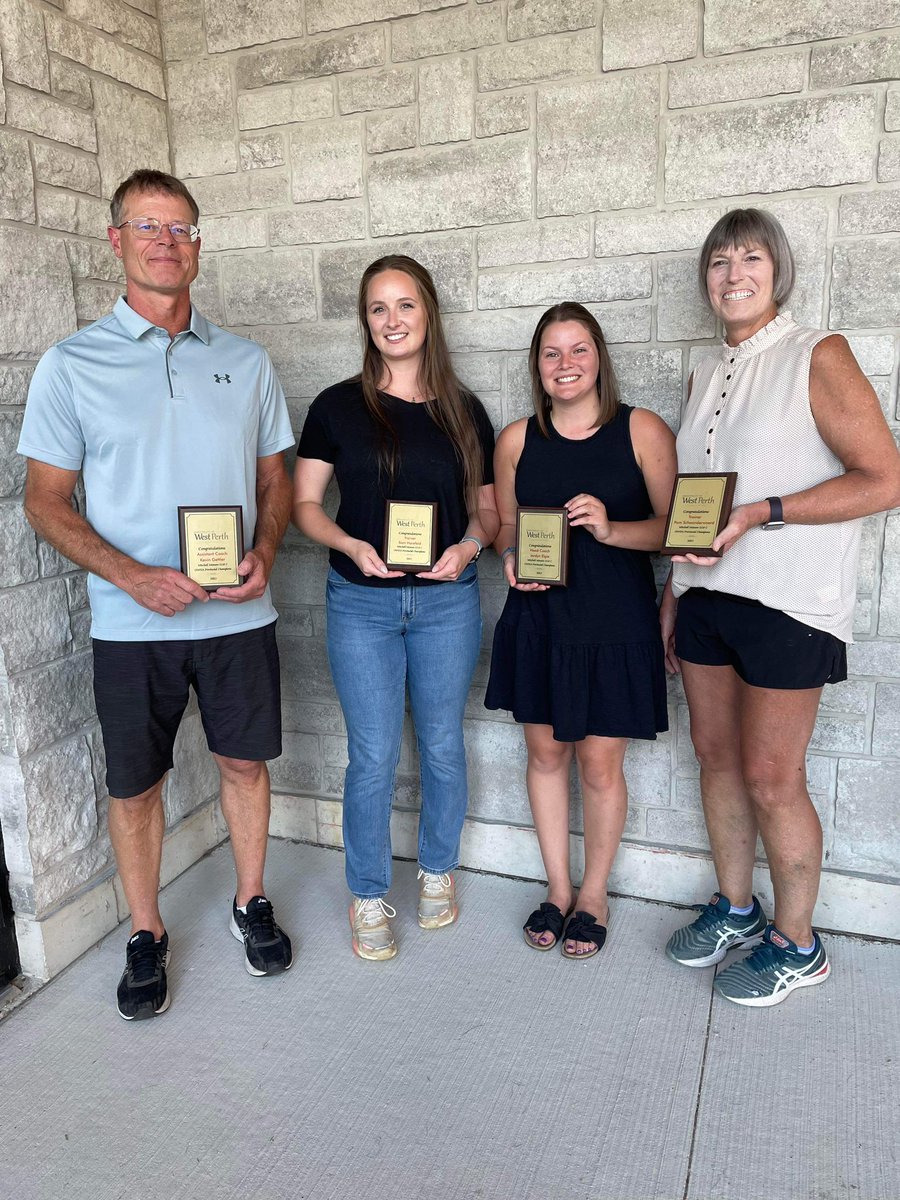 ElgieJordyn's tweet photo. Thank you much West Perth Council for recognizing our U18 girls on our OWHA championship @WestPerthON https://t.co/DkDBDUChWB