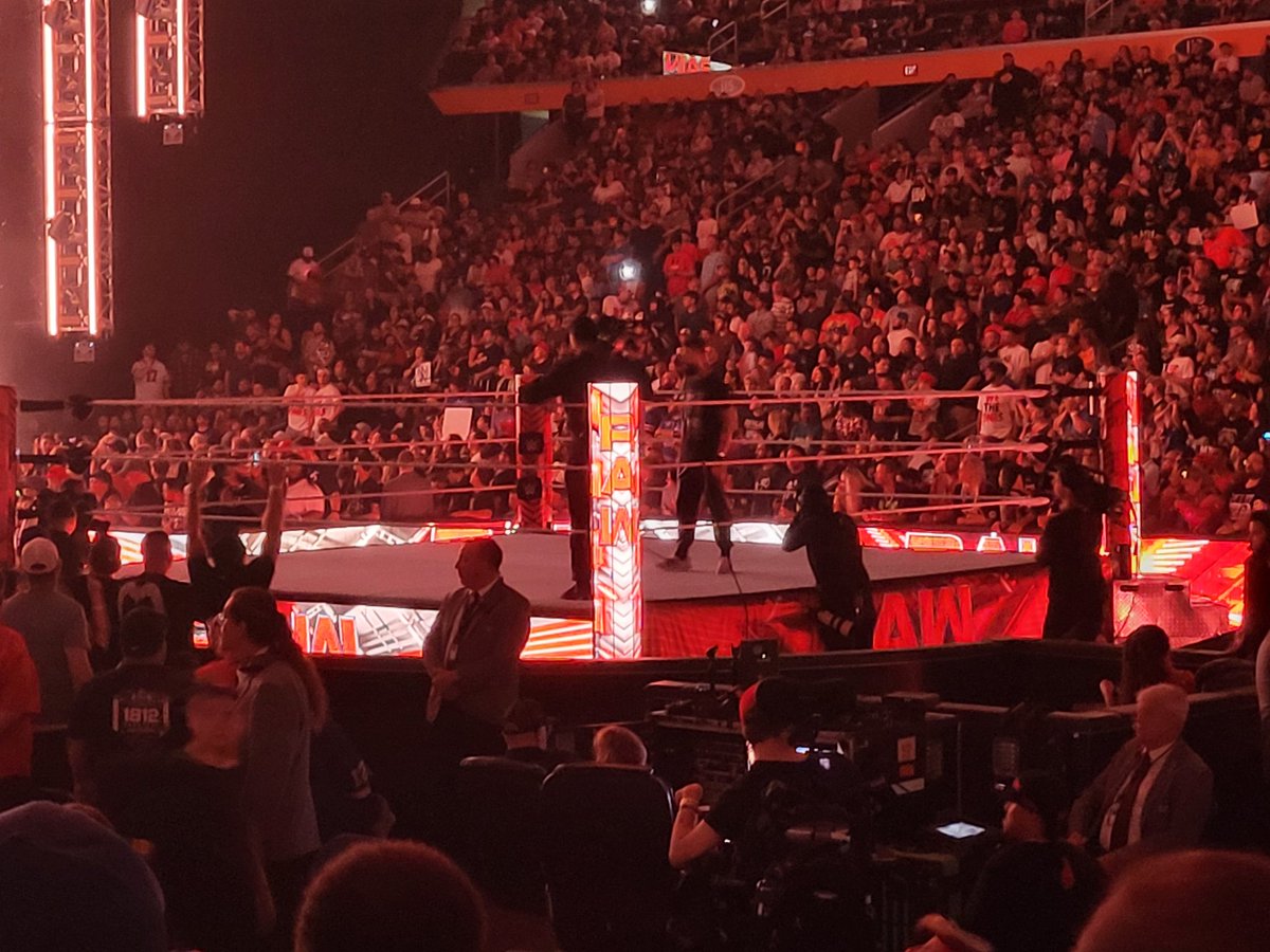 EmeraldAvenger1's tweet photo. At Monday Night #Raw. If you know me, look for the sign. #HiComicsGate https://t.co/2sVopqCbcp