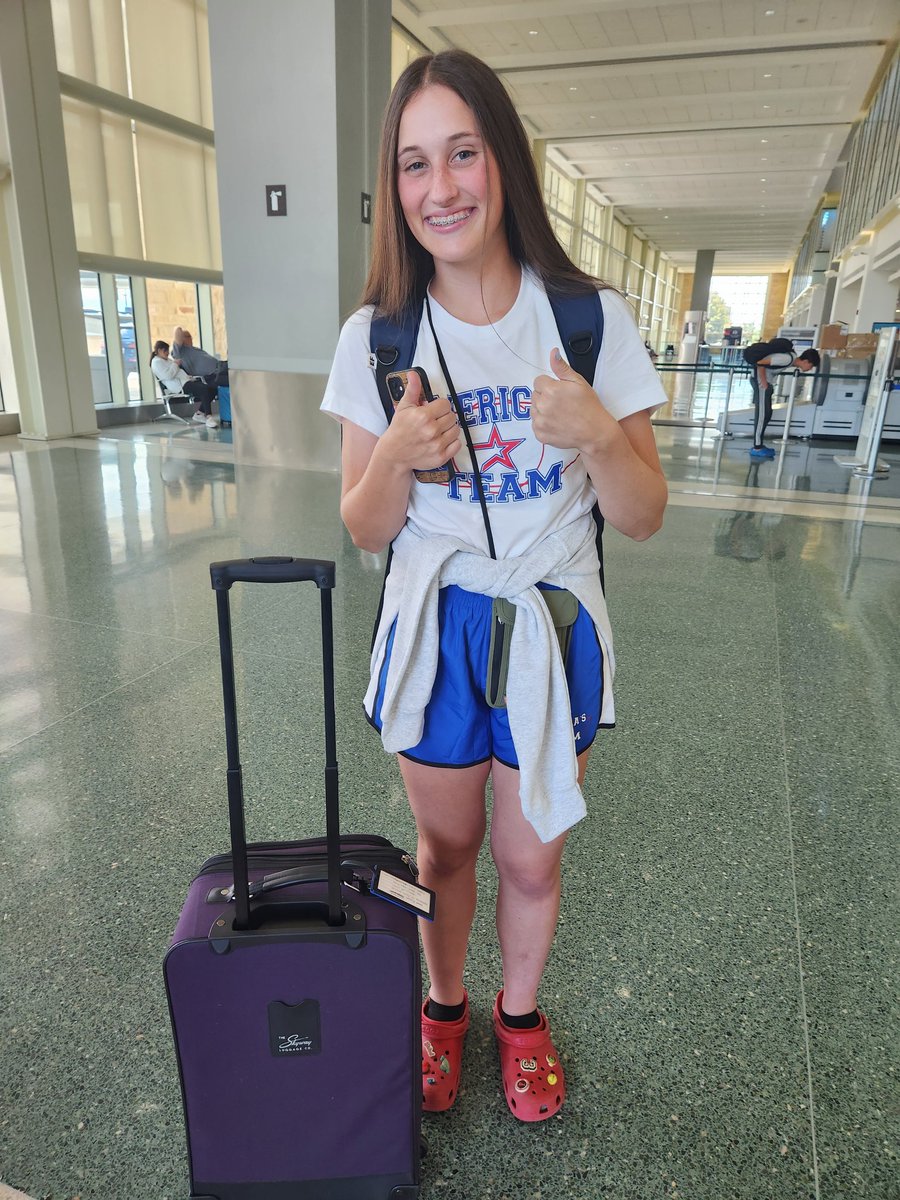 Bon voyage! Senior Mikoal Stephens flew out today for Spain to play softball with America's Team led by Coach Jon Cox of @COSEAGLES 🇪🇸 🥎 ❤️🤍💙 @MikoalS @5StarPreps @u_prospect @prepxtra @DarylChandler @SDHS_DrCarr @KatyReasor @SDHcommunity