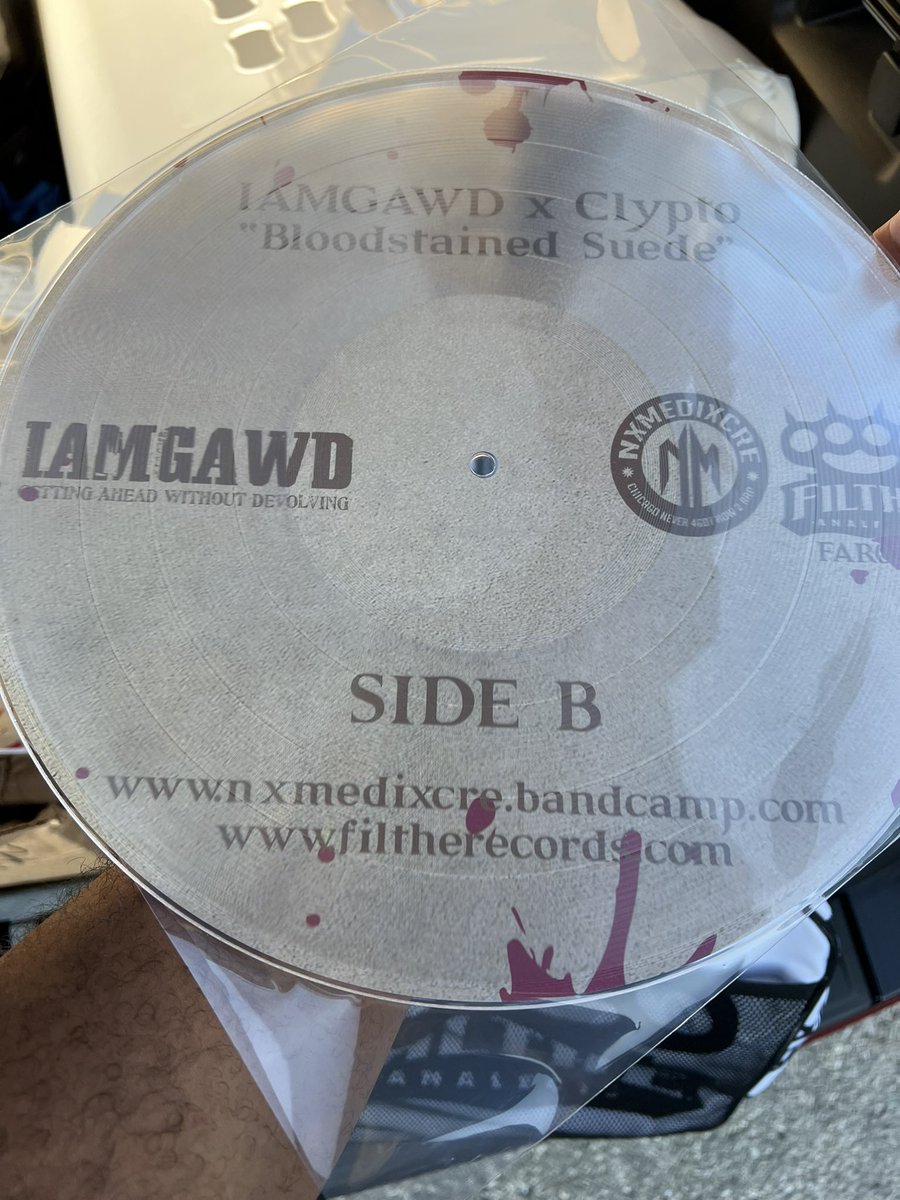 GAWDemcee's tweet image. 🗣️DID THE VINYL COME IN YET?!

Get your copy of IAMGAWD &amp;amp; Clypto “Bloodstained Suede” on vinyl today! Limited supplies available via @FiltheRecords and @nxmedixcrechi 

nxmedixcre.bandcamp.com/merch

#IAMGAWD🎤👑 #NXBAHZXFF #DOEMFILTHĒ #NXMEDIXCRE #CHICAGONEVER4GOTHOW2RAP