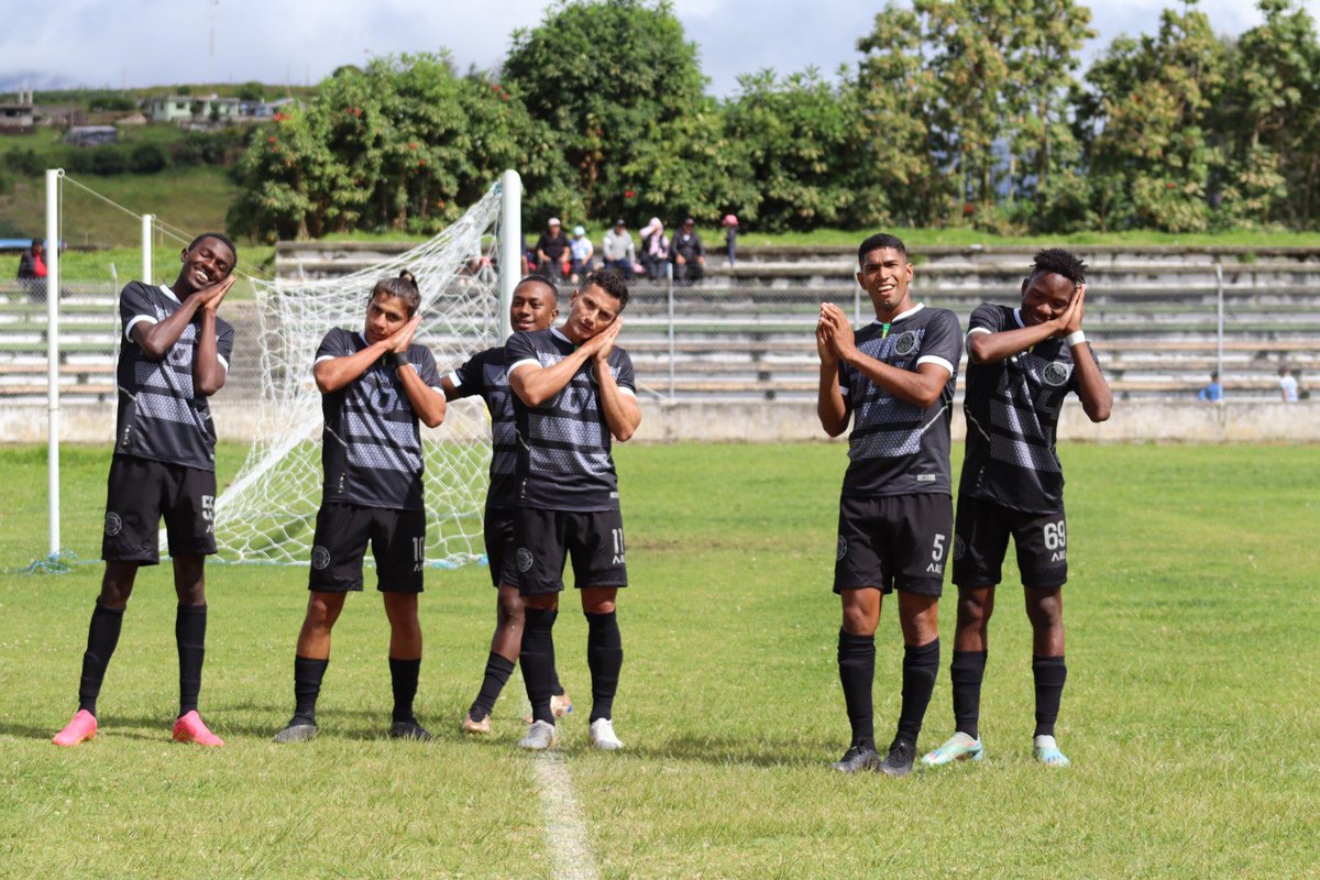 CarrancoMao's tweet photo. #rumboaprimera etapa provincial! 🇲🇱🔥 #elpoderoso04 @dunamis0422 5 - 1 #carchisc @AscensoEcuador https://t.co/493ypEXWmY