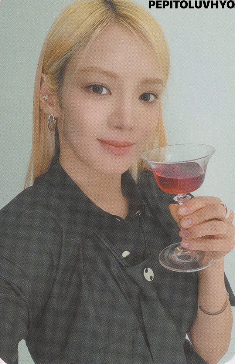 [HQ SCAN] #SNSD #GirlsGeneration #HYO #Hyoyeon Forever 1 Fansland Fanmeet Photocard POB *** DO NOT REPOST / DO NOT REMOVE CREDITS ***