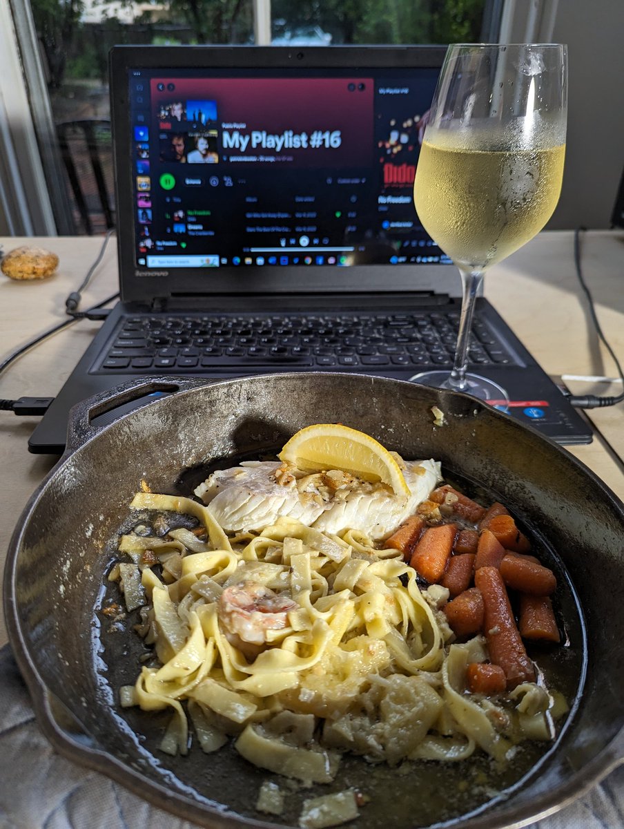 PatrickMBoston's tweet photo. #DinnerAtMyDomicile #CheersHumans Share whatcha cookin' +/or drinkin' https://t.co/n3LxfGiOyI