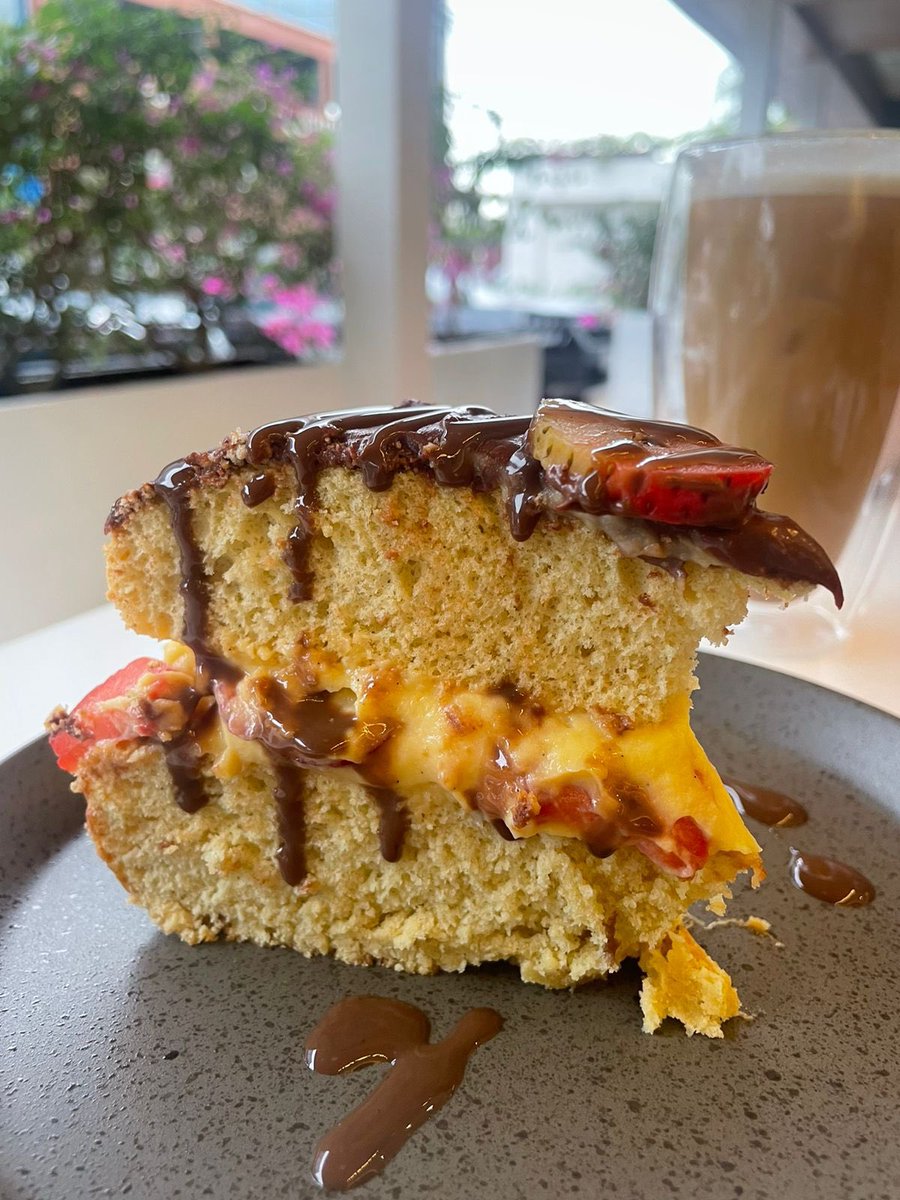 wendygo89's tweet photo. Un pedacito de Ayampe en Guayaquil!
Para los amantes de los postres de The Barn! Los puedes encontrar aquí! Y la atención es maravillosa! 💓💓
Quedé enamorada del lugar! Se llama Atmosférico y queda pot Diana Quintana! 😋👌🏻 https://t.co/Vxnlh08nBm