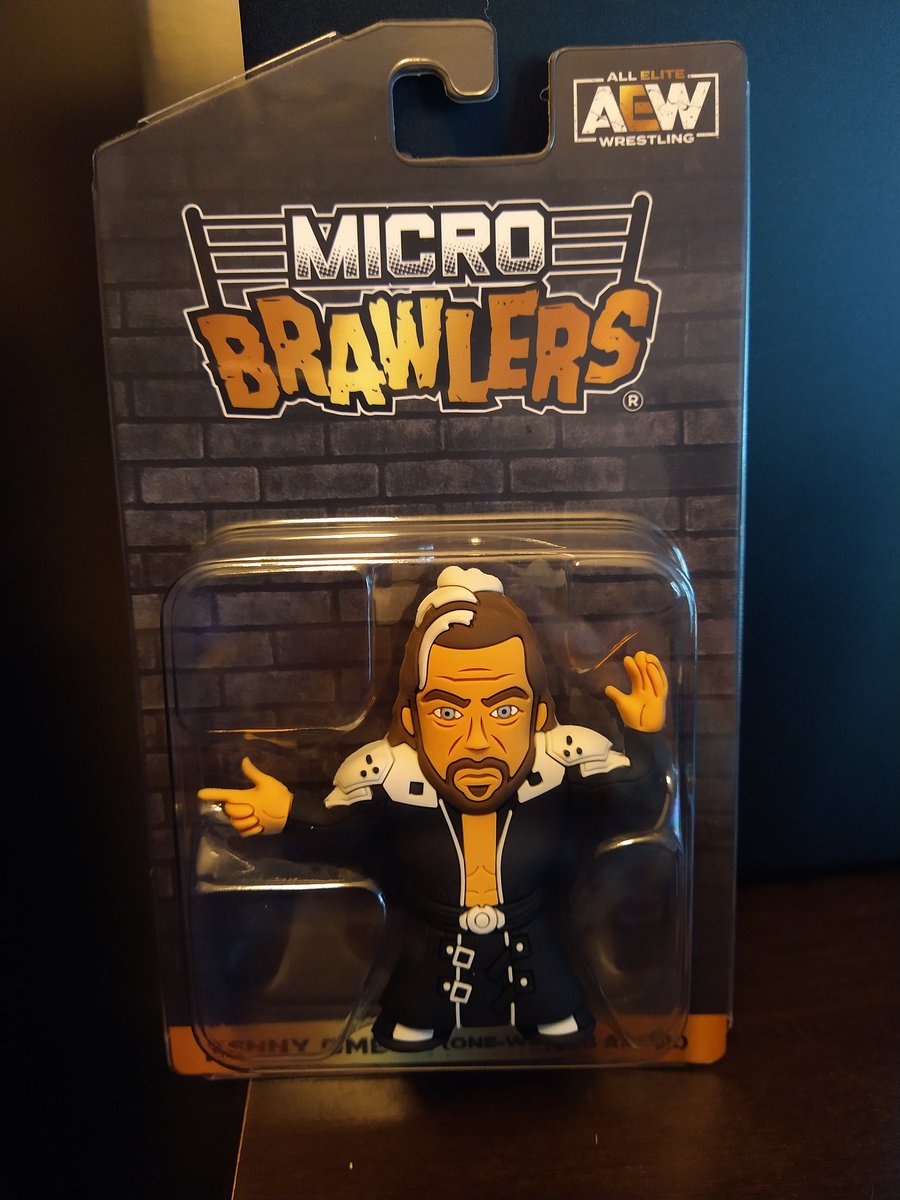 ohheyitskaylaa's tweet image. Yayyyy he FINALLY arrived. #KennyOmega #AEW #PWTees