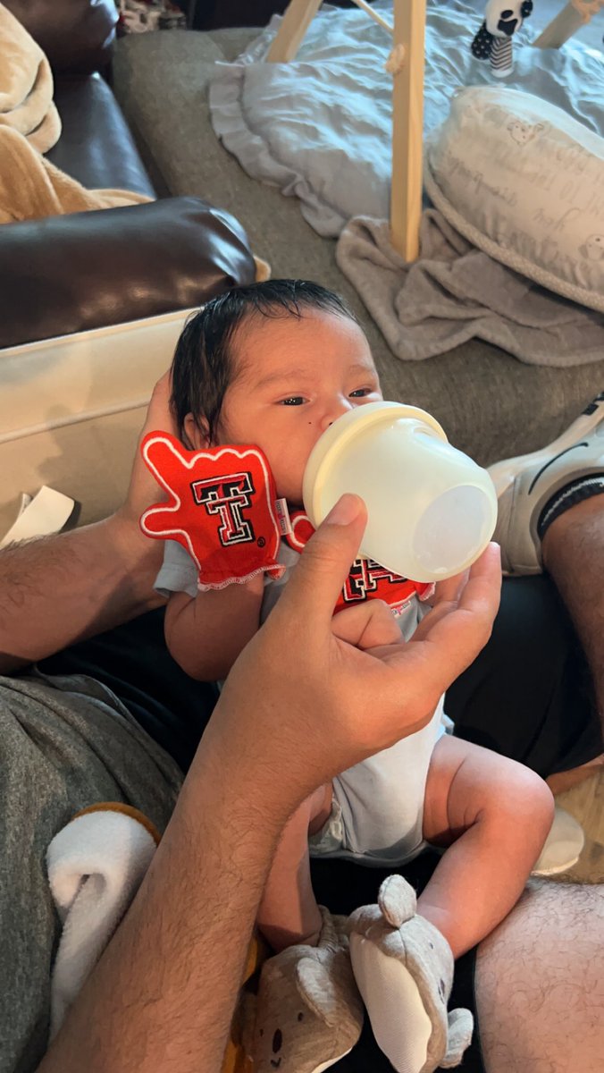 Hurry up Fall, Millie girl is ready for some college football! #girldad #wreckem <a href="/VanessaNicole08/">vanessa</a> <a href="/TexasTechFB/">Texas Tech Football</a> <a href="/JoeyMcGuireTTU/">Joey McGuire 🌵</a> <a href="/BarstoolBigCat/">Big Cat</a>