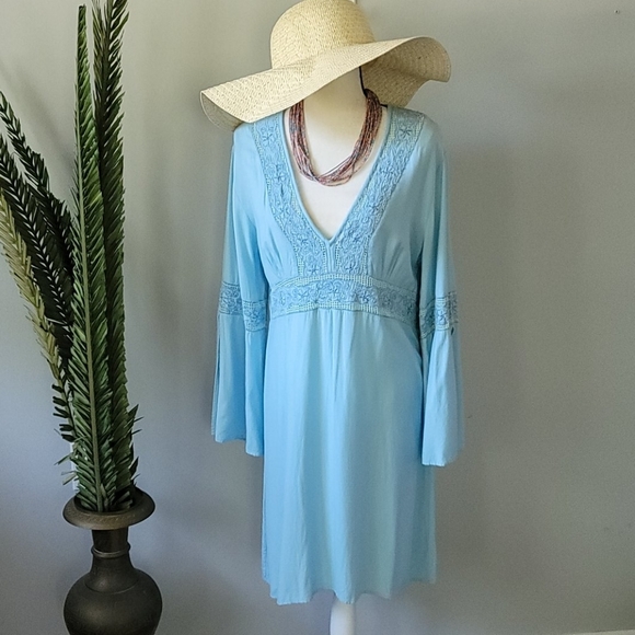 vintage_mod's tweet photo. So good I had to share! Check out all the items I'm loving on @Poshmarkapp from @MeganKayHumble #poshmark #fashion #style #shopmycloset #calypsostbarth #gravitydefyer #rachelallan: https://t.co/chi8CcXjWH https://t.co/zeJva9Kw8p