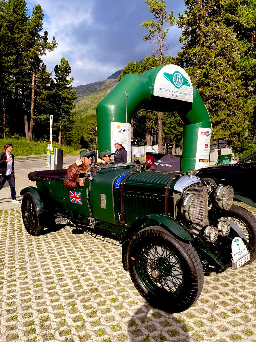 JamesWSquire's tweet image. Allegra!

A pleasure to represent the UK on the judging panel for the 29th British Classic Car Meeting in beautiful Engandin. 

Fantastic to celebrate enduring 🇬🇧-🇨🇭links, meet participants in  ‘Oldtimer-Rallye’ &amp;amp; hear about their passion for British design &amp;amp; engineering. #BCCM
