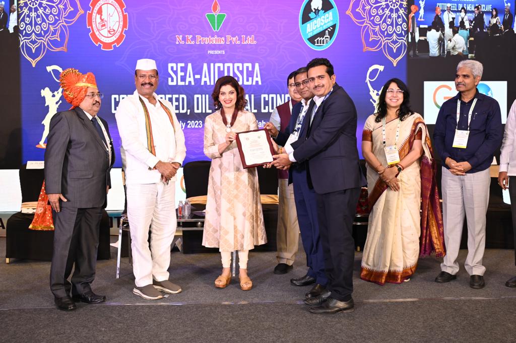 I'm truly grateful and delighted to have been bestowed with a prestigious female empowerment award from The Solvent Extractors' Association of India (SEA) and All India Cottonseed Crushers' Association (AICOSCA) at the SEA-AICOSCA Cottonseed, Oil, and Meal Conclave – 2023.