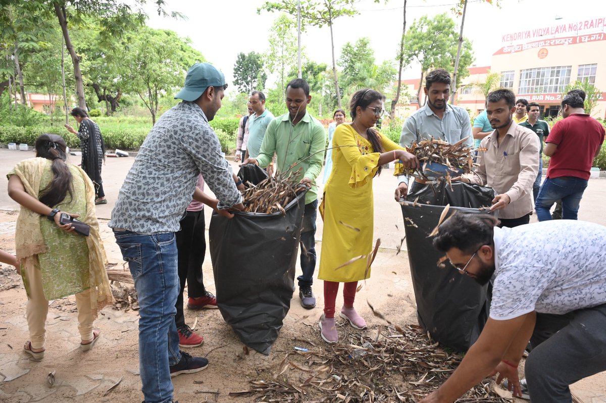 swachhmospi's tweet photo. स्वच्छता पखवाड़ा MoSPI
Regional office (Raipur)

@GoIStats 
#swachhmospi
#SwachhtaPakhwada 
#swachhbharat https://t.co/eJFBTAHPjp