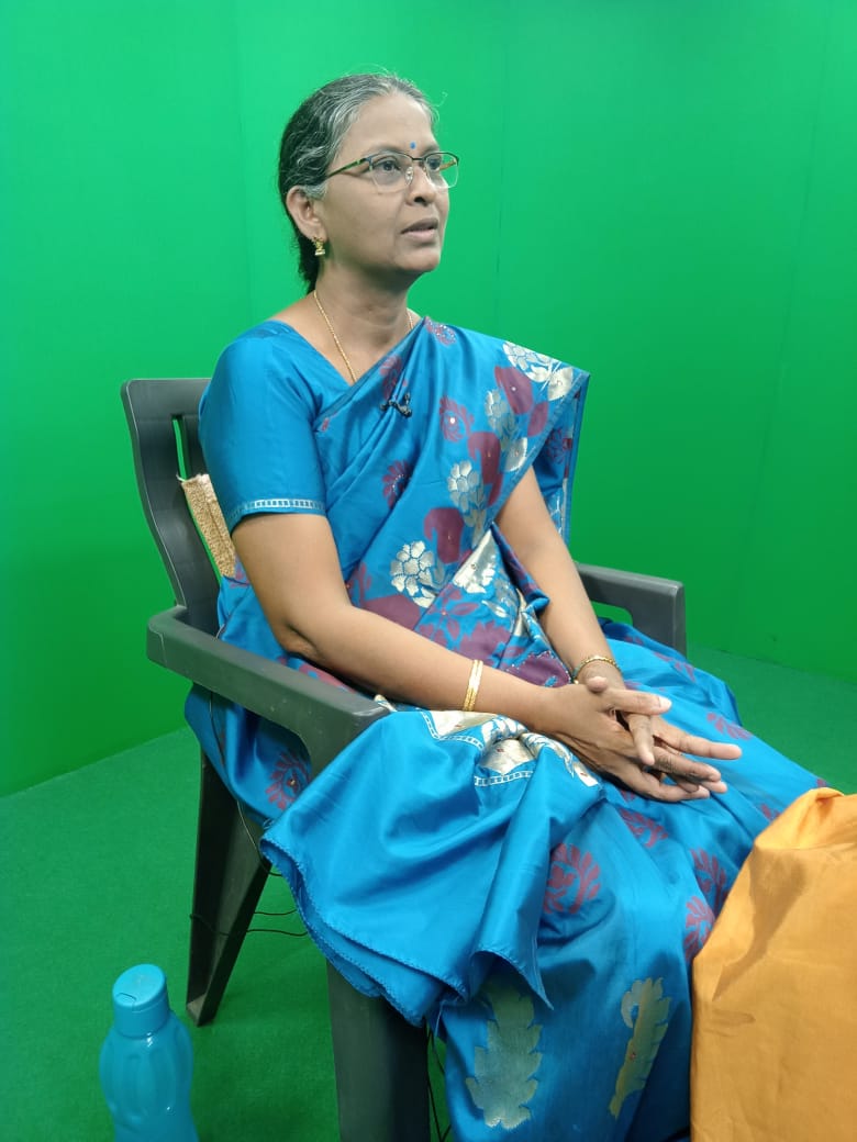 Pmctelugu's tweet image. ఈ రోజు గ్రంథాలయ కార్యక్రమంలో అతిథిగా మాలతీ గారు పాల్గొన్నారు!
#Grandalayam #Malathi #PMCTelugu #PSSMGlobal #Live #shooting #post #like #photos #pics #images