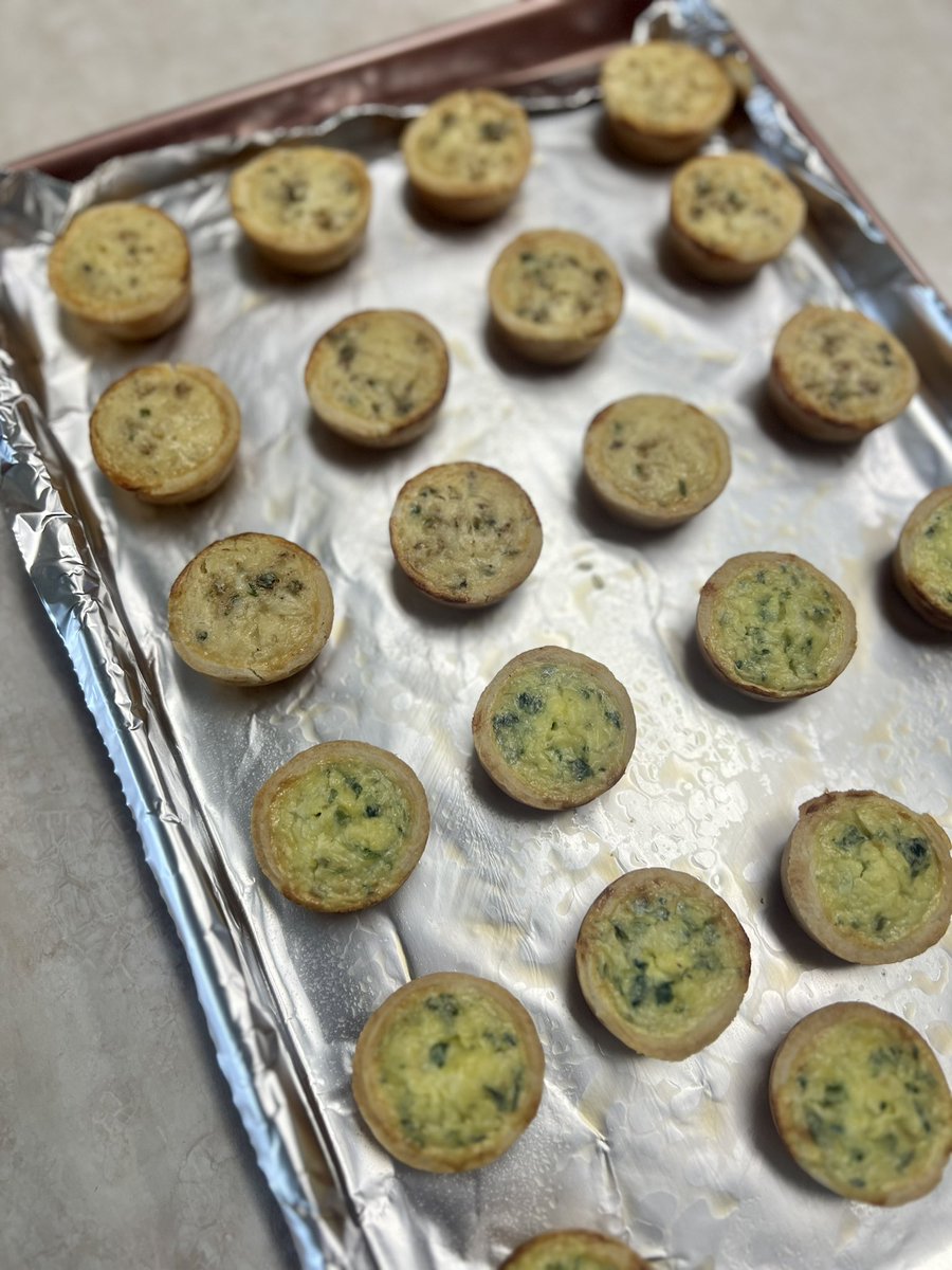 Quiche: The sneaky pastry that convinces vegetables it's actually a pie!
😅🫓🥬🍴

#Quiché