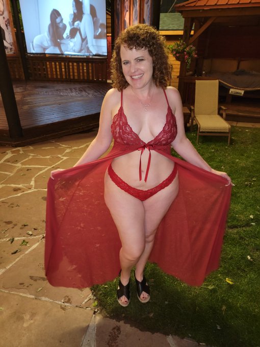 Saturday, I started out with a dress and then did a costume change later.  It was a fun night.  https://t<a href="/tag/lingerie"class="tags"><span>#lingerie</span></a><a href="/tag/redhead"class="tags"><span>#redhead</span></a><a href="/tag/reddress"class="tags"><span>#reddress</span></a><a href="/tag/milf"class="tags"><span>#milf</span></a>