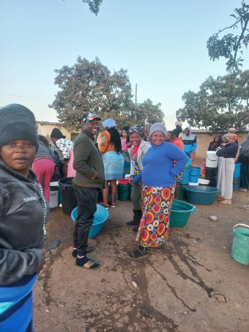 chinhoyiZANUPF's tweet photo. ZANU PF ward 2 Candidate *Walter Mutevhani* has brought hope for true leadership by standing with residents ensuring bulk water is provided, as CCC run Chinhoyi Municipality  has failed the residents of Chinhoyi's oldest location. https://t.co/audHhl4rHY