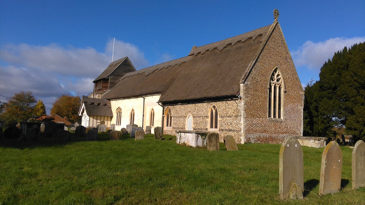 Fabapocalypse's tweet photo. @TheMasterThatch Is this one of yours? St. Mary, Uggeshall. I remember it being thatched in the last few years but don't remember exactly when. https://t.co/OamDiZD6J3