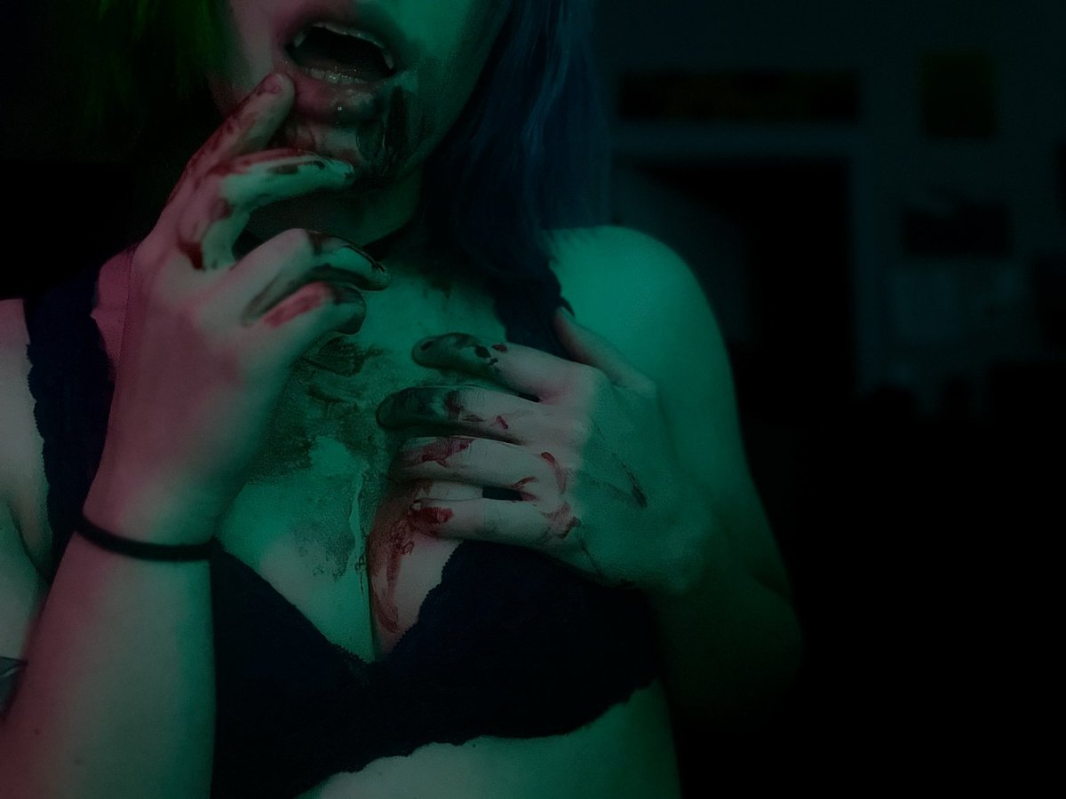 lostturtles666's tweet image. did somebody say blood kink?