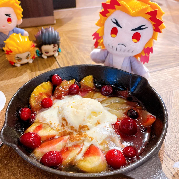 情熱を失ったパパ上のドリンクがホイップてんこ盛りだったのも笑ったし、フランベは「アルコールが残っている場合があります」だったのもめちゃくちゃ笑った 復刻してほしい