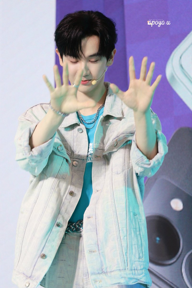 apoyo_u's tweet photo. 【Bonus】
Thank you for new memes, baobei😆😂

HAPPY BDAY NINE 
#24hrsOfSpecialNineDay
#นายท่านกรชิต #高卿尘 
#GaoQingchen https://t.co/sdQeR0oAV9
