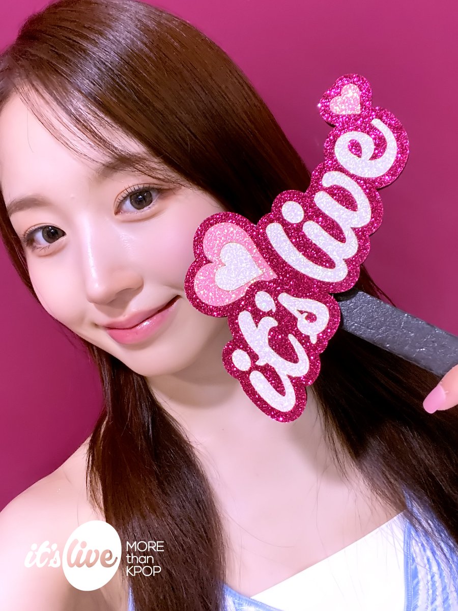 aewohn's tweet image. ️️ ️️ ️️
It us such a necessary, more like a routine when I came to it's live and took the most captivating selca under the pink wall, makes my seraphicness shine! ୨୧ 
️️ ️️ ️️