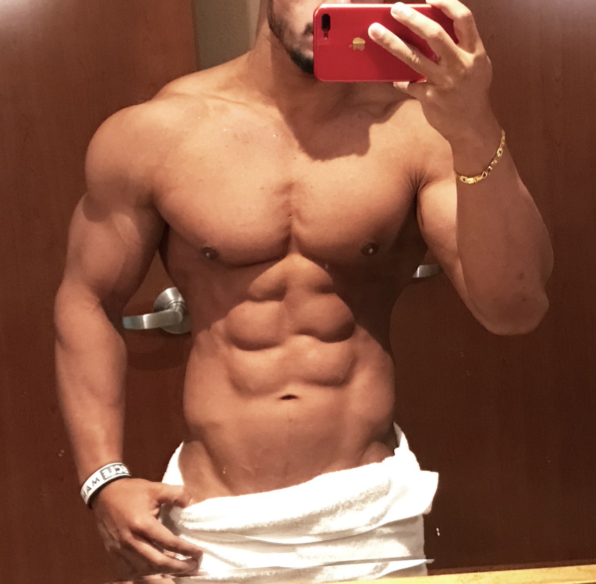 Good & Happy Morning vibes #Twitter Family !!🔥❤️‍🔥💪🏽 #happytoweltuesday 

#PranavRaj #pro #classicphysique #worldchamp #showstopper #MissionImpossible #MuscleModel #selfie #sixpackabs