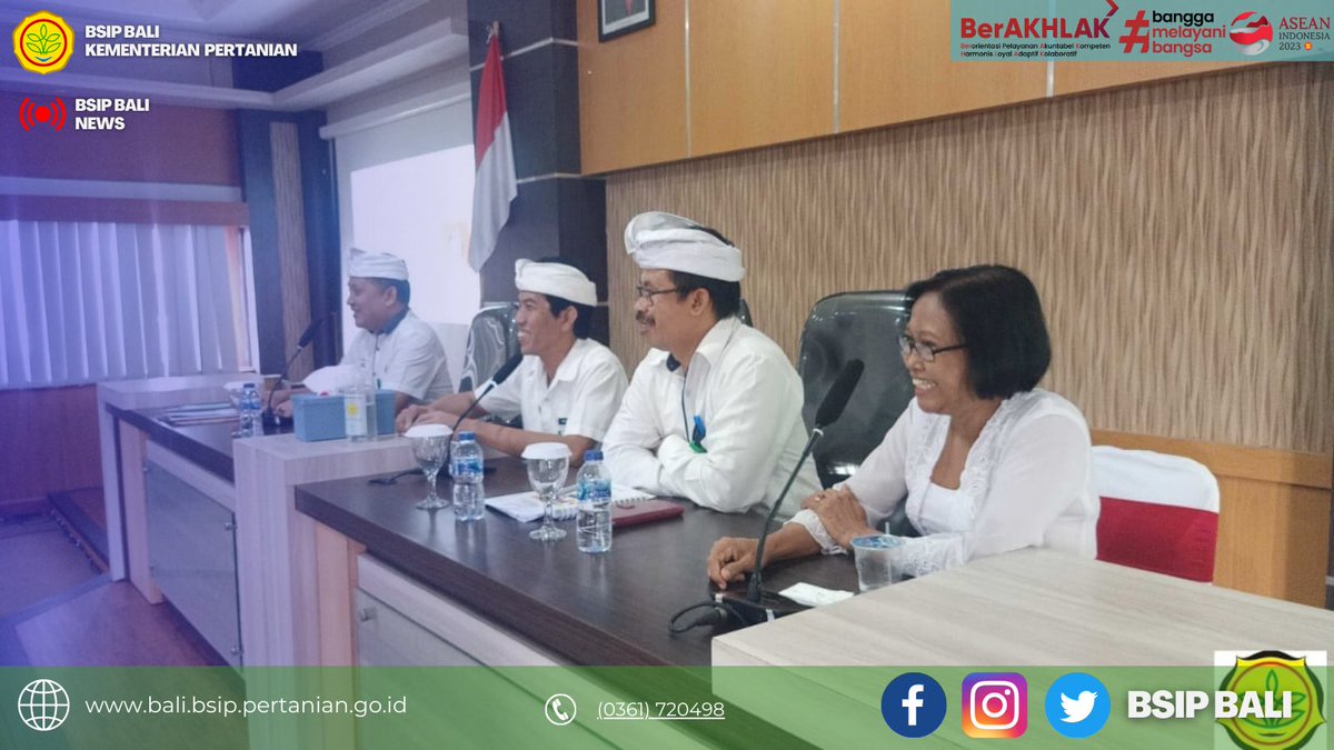 BRMPBali's tweet photo. Selamat menjalani masa purna bhakti, Ibu Gusti Ayu Ngurah Astari, pegawai BSIP Bali yang telah bekerja selama 37 tahun 3 bulan sebagai Bendahara Penerimaan. Terima kasih atas prestasi dan kinerja baiknya. Semoga selalu diberkati kesuksesan dan kebahagiaan. 
#Purnabhakti #BSIPBali https://t.co/5ofsgVZl80