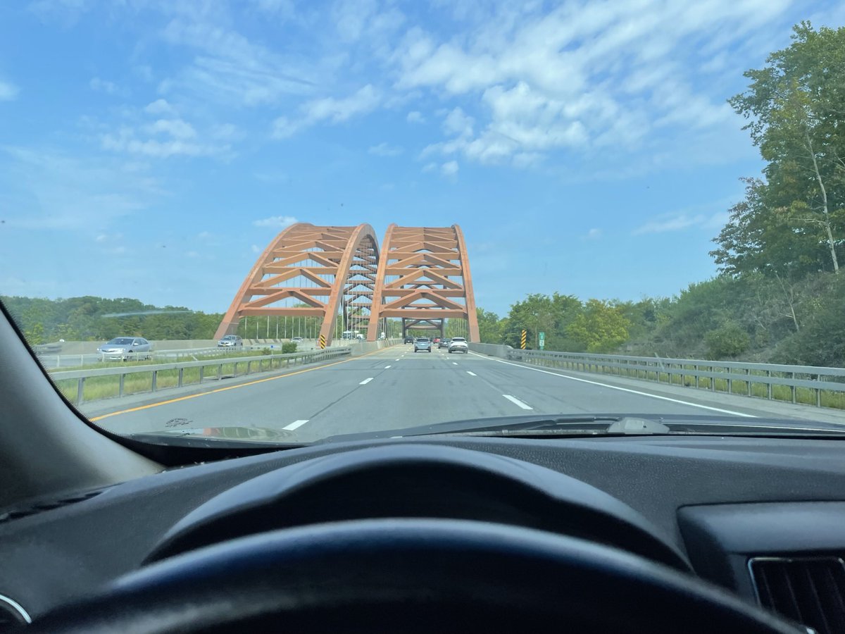 eyesonponies's tweet photo. Like entering Disney World as a kid https://t.co/v97evGnNI1