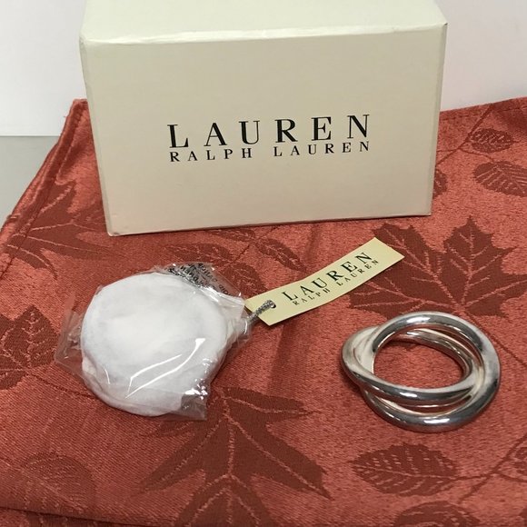 vanderhoof_m's tweet photo. So good I had to share! Check out all the items I'm loving on @Poshmarkapp #poshmark #fashion #style #shopmycloset #laurenralphlauren: https://t.co/JLdRF77tmj https://t.co/5FnS9G7jC3