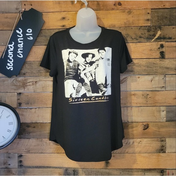 bevfranklin3's tweet photo. So good I had to share! Check out all the items I'm loving on @Poshmarkapp #poshmark #fashion #style #shopmycloset #universal #forever21 #clubmonaco: https://t.co/EIIS84uukb https://t.co/OozXZ9i8nn