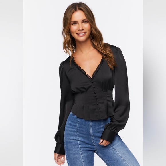 bevfranklin3's tweet photo. So good I had to share! Check out all the items I'm loving on @Poshmarkapp #poshmark #fashion #style #shopmycloset #universal #forever21 #clubmonaco: https://t.co/EIIS84uukb https://t.co/OozXZ9i8nn