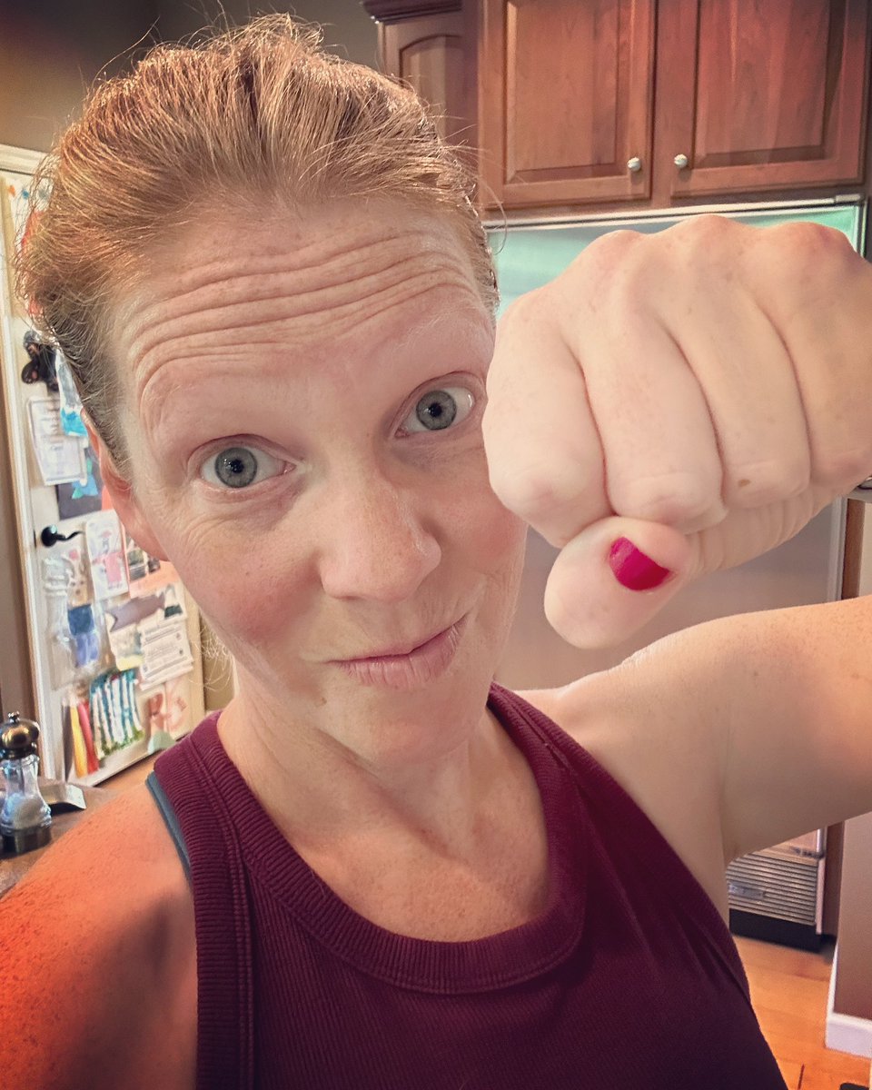RunEatBeHappy's tweet image. Who started their week off with a workout? 👊

1 mile morning walk 
50 min afternoon ride 
30 min evening strength 

#workoutmotivation #keepmoving #dowhatyoucan #momlife #getsweaty #crosstraining #personaltrainer