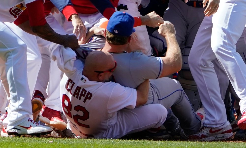 Pete Alonso is 0-2 in Home Run Derby’s since Stubby Clapp tackled him

national hero