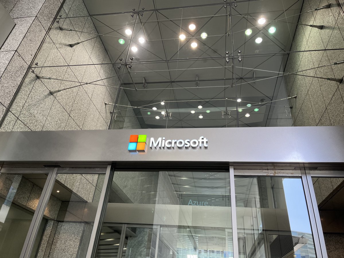 chomado's tweet image. C# #LetsLearnDotNet 配信、
オフィス内のスタジオから配信するので、
出社しました！

(*ﾟ▽ﾟ* っ)З しゅっしゃ！

今日も暑いですね！