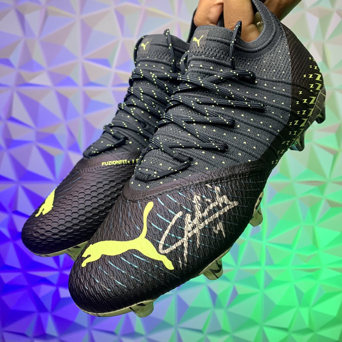 FutbolistasYT's tweet photo. Mira aquí como se escogerá al ganador: https://t.co/JTDb9JiPmb
.
Te voy a regalar estos zapatos de fútbol profesionales 🎁 
.
Requisitos: 1. Seguir a pumamexico en Instagram 2. Seguirme redes sociales 🤙🏻
.
Para saber cómo se escogerá al ganador mira el video 🔥 Suerte a todos 🔥 https://t.co/j9dqZNryH4
